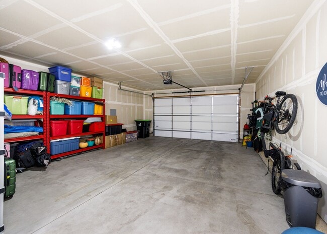 Building Photo - Luxury Ranch-Style Home for Rent | Wolf Ranch | D20 Schools | Pikes Peak Views