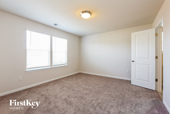 Building Photo - 110 Wild Lily Dr