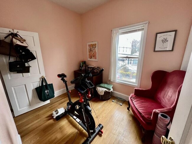 Building Photo - 117 Buttonwood St