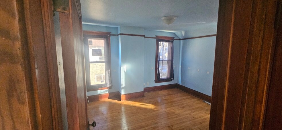 Building Photo - 1236 Dewey Ave