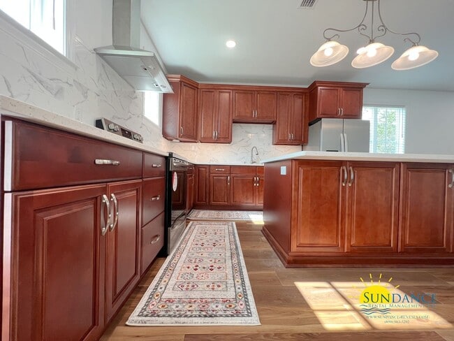 Building Photo - 4 Bedroom Sea Dunes Home just off 30A!