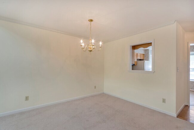 Building Photo - 1482 Ashland Dr