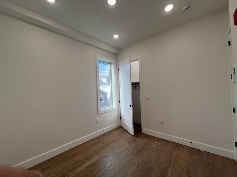 Building Photo - 43 Lembeck Ave