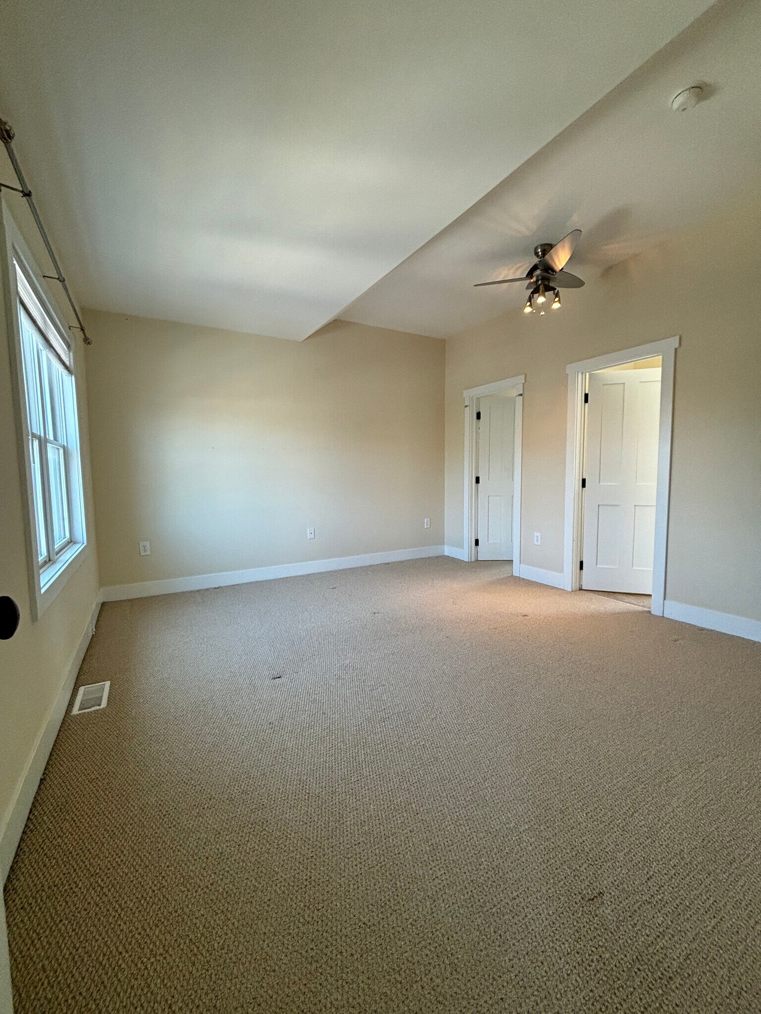 Building Photo - 1455 Mews Ct