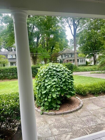 Building Photo - 21 Oak Rd