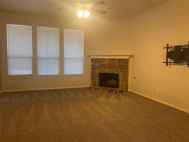 Building Photo - 2712 Lake Ridge Dr