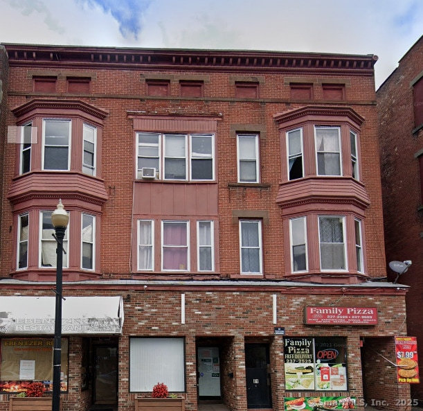 Primary Photo - 81 W Main St