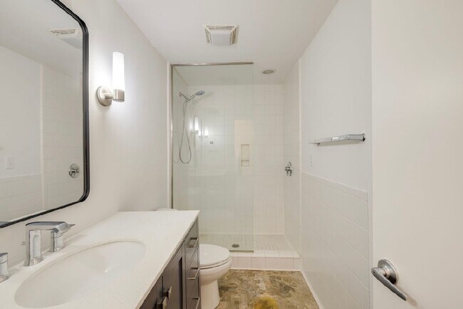 Building Photo - One bedroom loft in Midtown OKC!