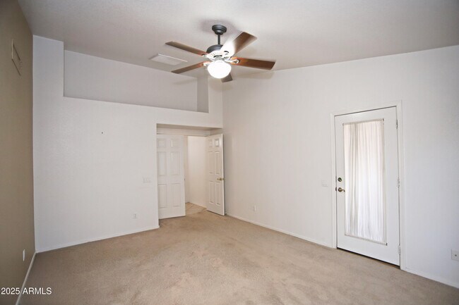 Building Photo - 4953 S Moss Dr
