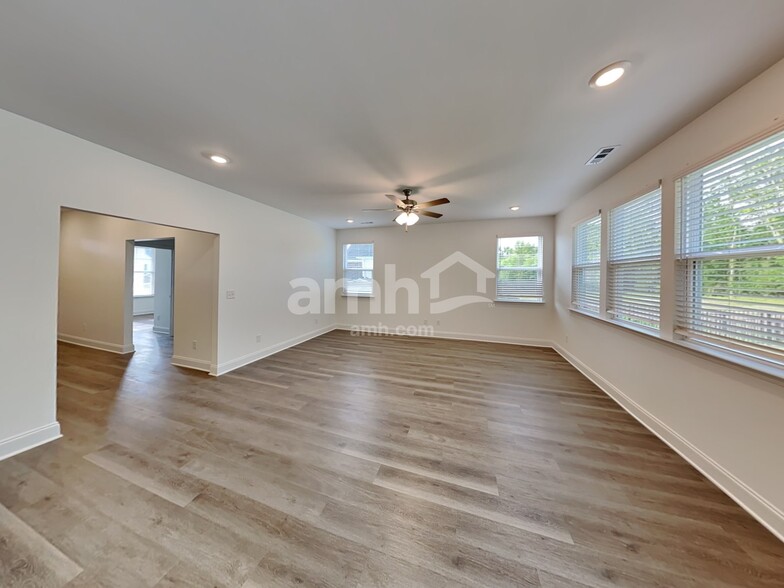 Building Photo - 234 Marin Dr