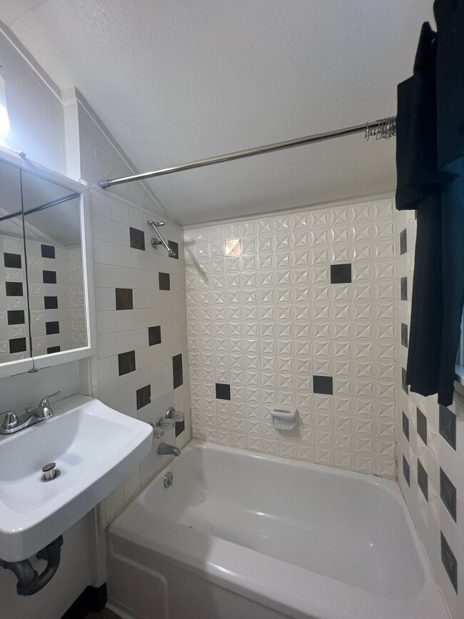 Building Photo - 3780 Stewart Way