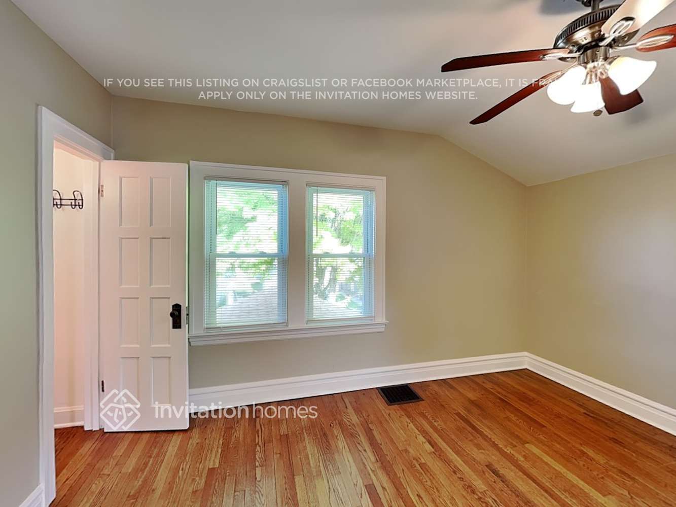 Building Photo - 862 Carpenter Ave