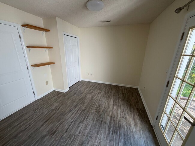 Building Photo - 1605 Hathern Ct