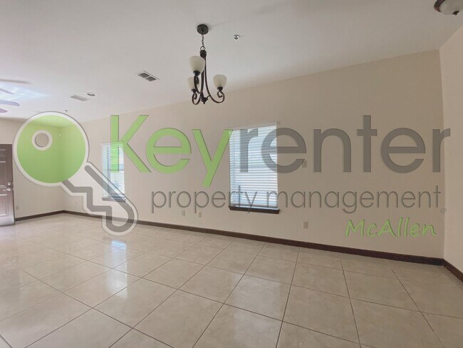 Building Photo - 2B/2.5B Townhome in gated community now av...