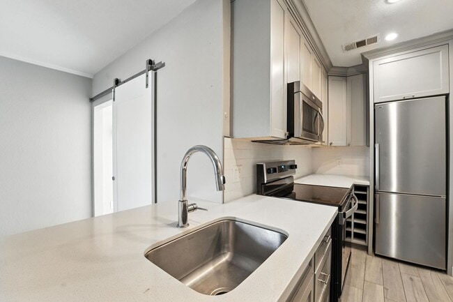 Building Photo - Heart of Phoenix Living – Modern 1BR with ...