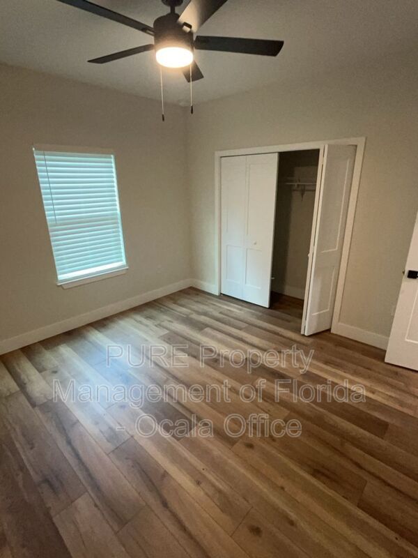 Building Photo - 2635 NE 37th Place Rd