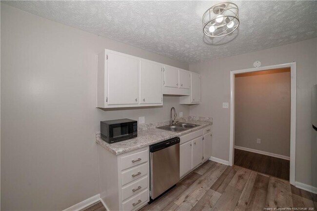 Building Photo - 6615 Grist Mill Rd