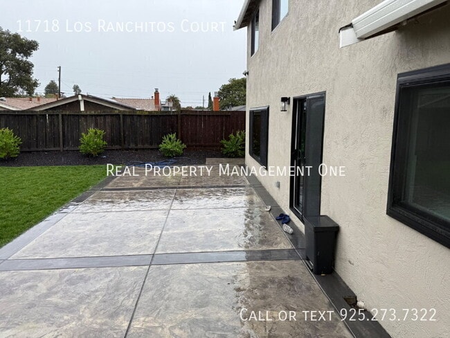 Building Photo - 11718 Los Ranchitos Ct