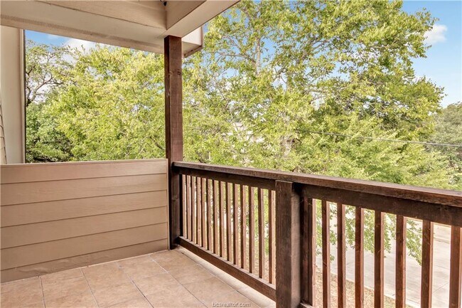 Building Photo - 1001 Welsh Ave