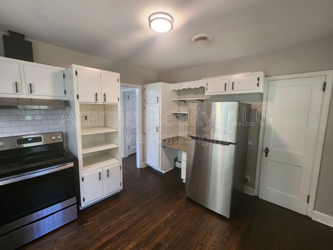 Building Photo - 580 Holly St NW