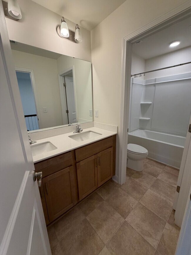 Building Photo - 763 Heartpine Dr