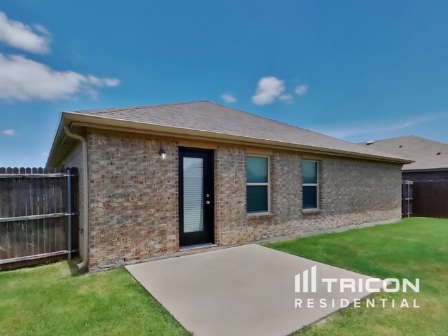 Building Photo - 2514 Henley Dr