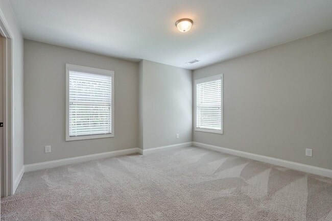 Building Photo - 4688 Cantrell Rd