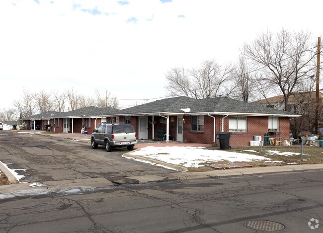 Building Photo - 4415-4429 W Tennessee Ave