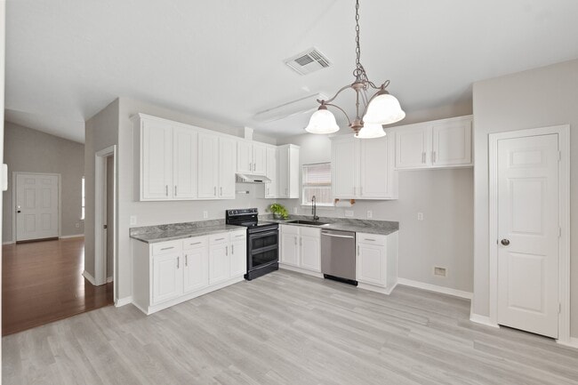 Building Photo - 21307 Snowblossom Ln