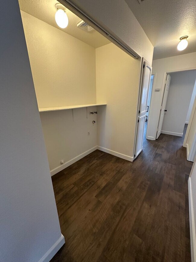 Building Photo - 3494 Magnums Way