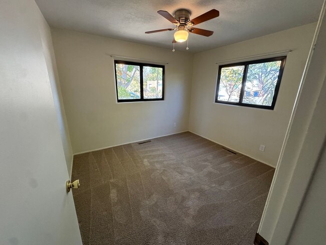 Building Photo - Northwest Living!