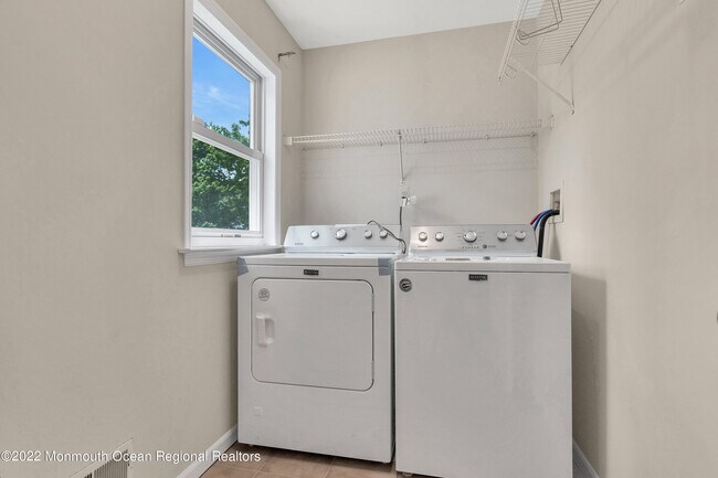 Building Photo - 7 Alpine Trail