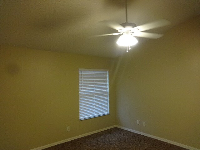 Building Photo - 2465 Saint Pauls Dr