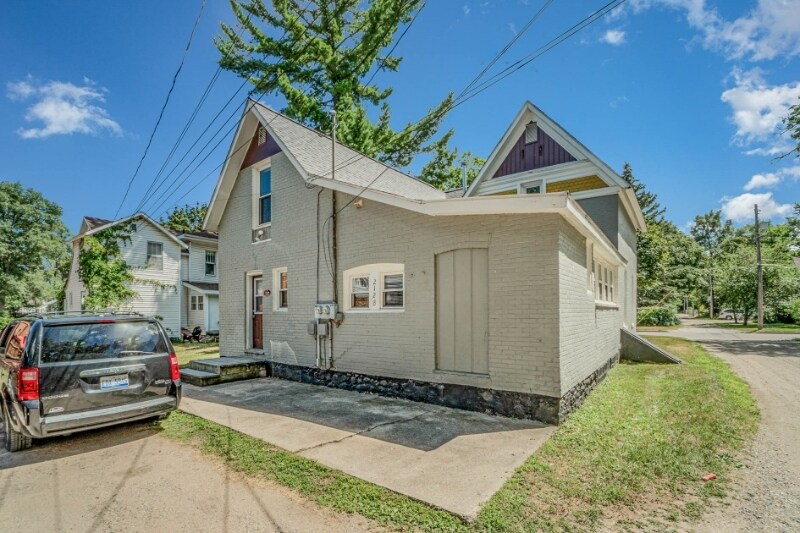 Building Photo - 212 W Locust St