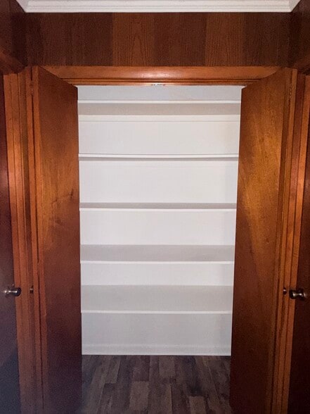 Building Photo - 518 5th St