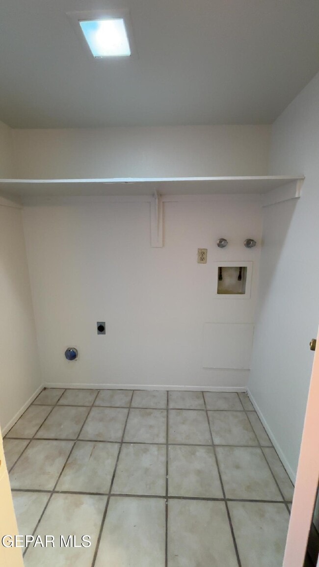 Building Photo - 10905 Bob Stone Dr