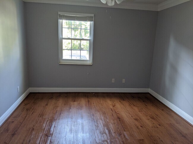 Building Photo - Charming 1 bed 1 bath apartment