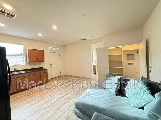 Building Photo - 2372 E Dust Devil Dr