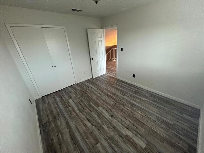Building Photo - 13507 White Cliff Dr