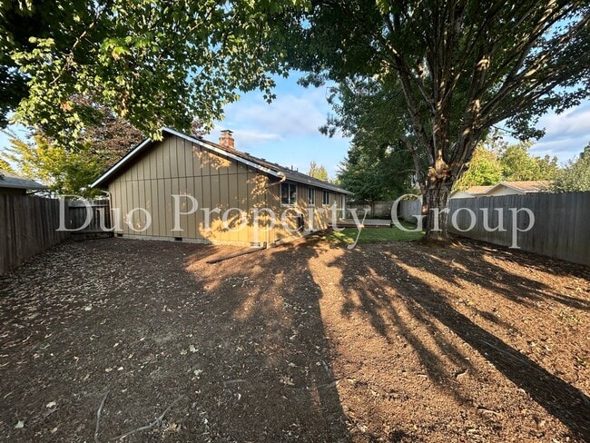 Building Photo - Updated West Eugene Home