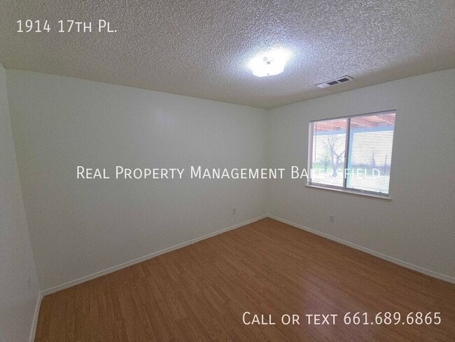 Building Photo - 1914 17th Pl