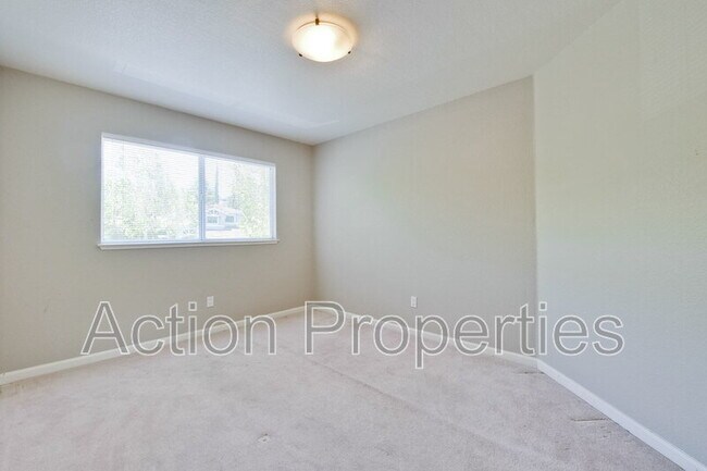 Building Photo - 11754 Ridge Creek Ct