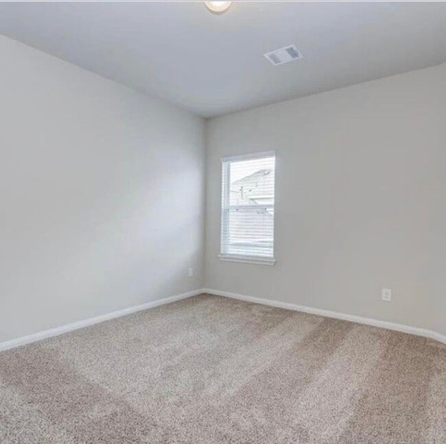 Building Photo - 22106 Regal Heights Ln