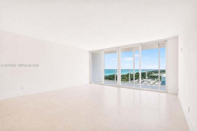 Building Photo - 100 Bayview Dr