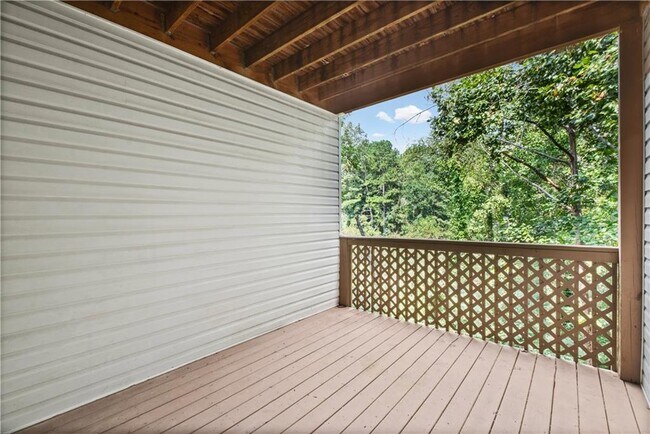 Building Photo - 8849 Fairview Bluff