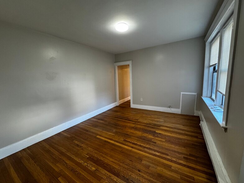 Building Photo - 17 Huss Ct