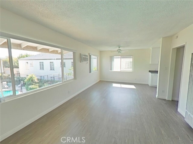 Building Photo - 5840 Hazeltine Ave