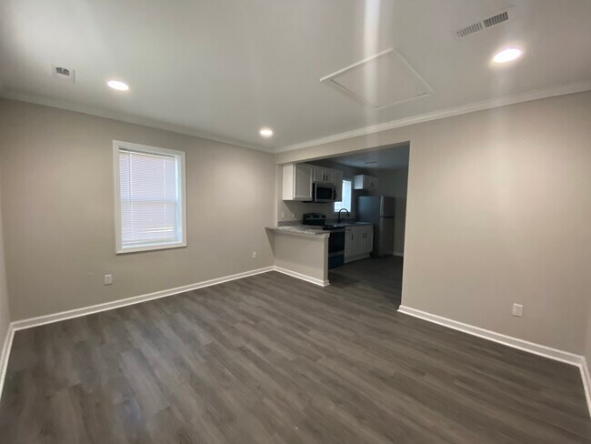 Building Photo - 2444 Washington St