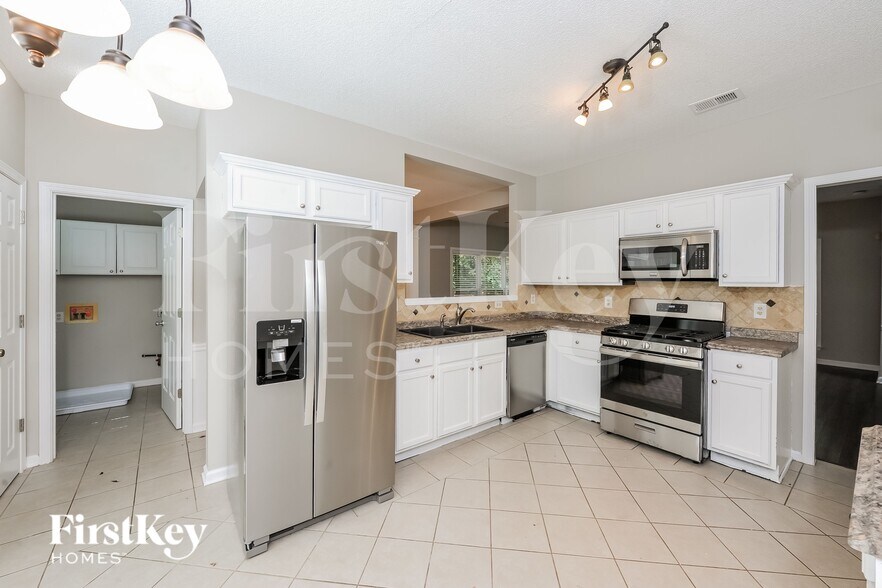 Building Photo - 2218 Sprucewood Dr NW