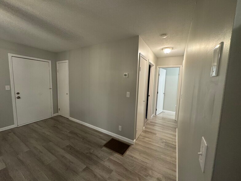 Building Photo - 6440 Highway 135 NE